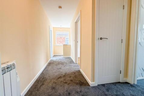 FIRST FLOOR HALLWAY