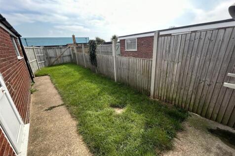 REAR GARDEN.jpeg
