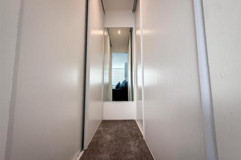 DRESSING ROOM