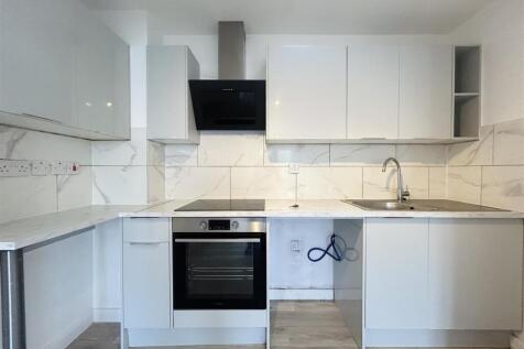 LOUNGE KITCHENETTE