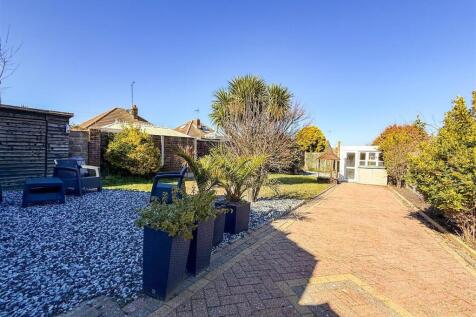ALTERANTE VIEW OF GARDEN