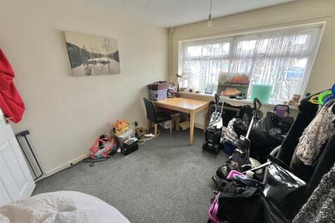 BEDROOM THREE/DINING ROOM