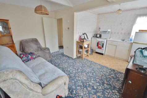 LOUNGE/KITCHEN
