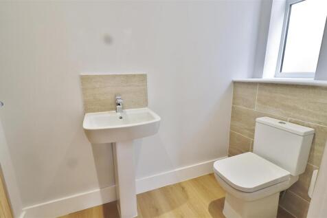 GROUND FLOOR CLOAK ROOM