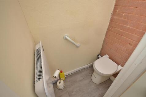 GROUND FLOOR CLOAKROOM