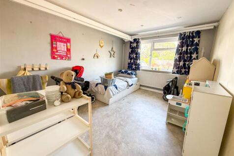 BEDROOM SIX