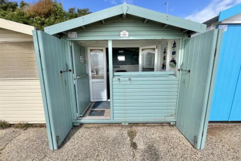 BEACH HUT