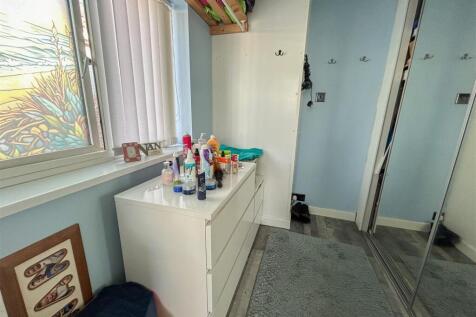 WALK-IN WARDROBE