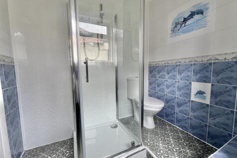 GROUND FLOOR BATHROOM