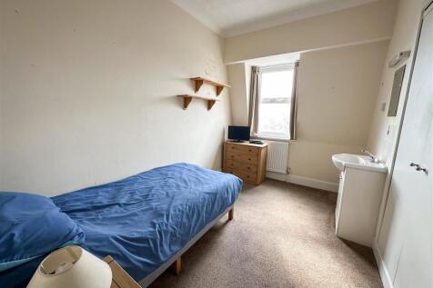 BEDROOM 20