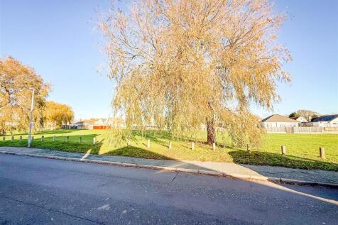 GREENSWARD VIEWS OPPOSITE