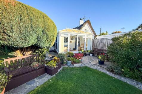 ALTERNATE VIEW OF GARDEN