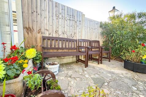 ALTERNATE VIEW OF GARDEN