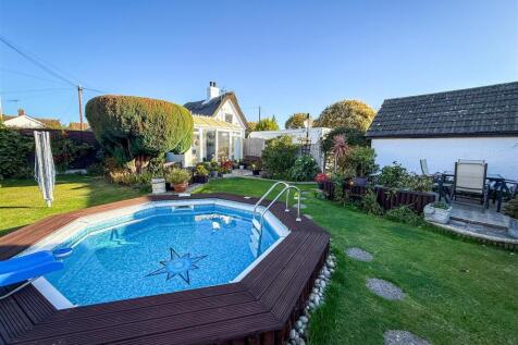 OCTAGONAL SWIMMING POOL