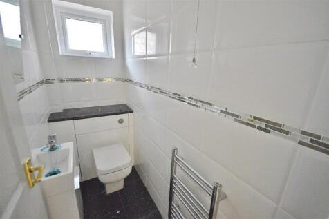 GROUND FLOOR CLOAKROOM