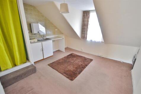 KITCHENETTE / SHOWER