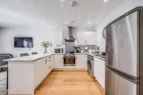 Lounge/Kitchen
