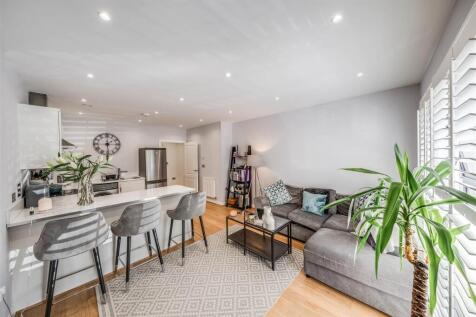Lounge/Kitchen
