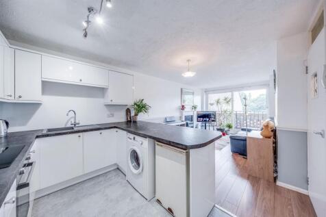 Lounge/Kitchen