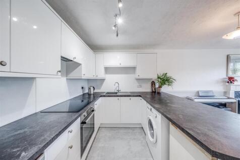 Lounge/Kitchen