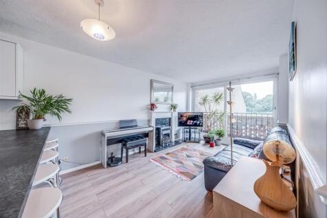 Lounge/Kitchen