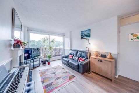 Lounge/Kitchen