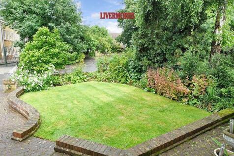 Front Garden.jpg