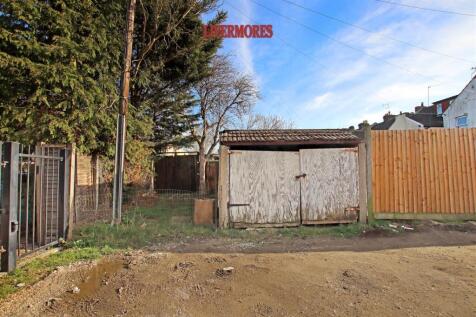 Garage &amp; Small Garden.jpg
