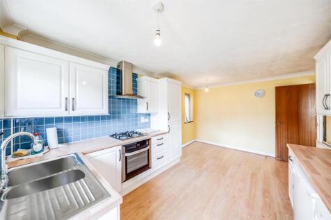 Kitchen 3.jpg