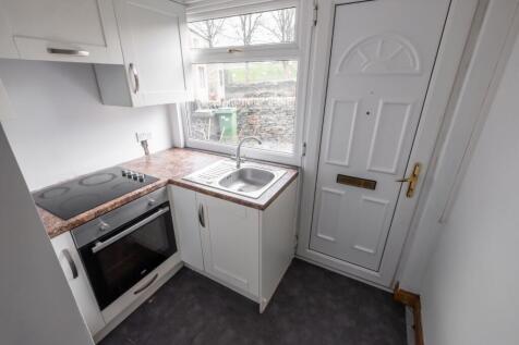 Entrance / Kitchen