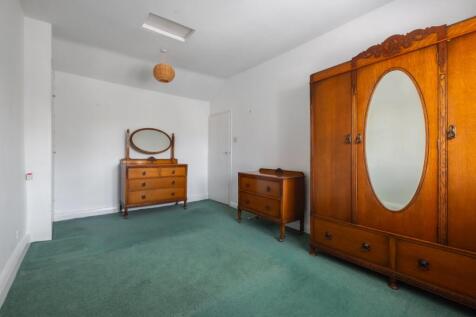 No 21 - Bedroom 1
