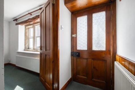 No 19 - Hall