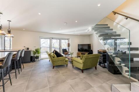 Living / Kitchen