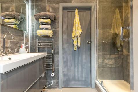 Shower Room / W C
