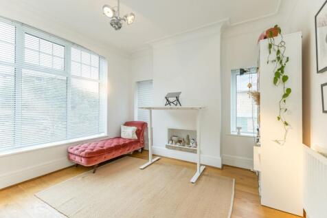 Living Room/Study