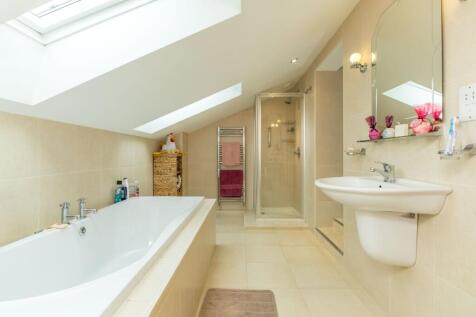 En-Suite Bathroom