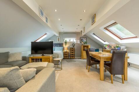 Bed / Sitting Room