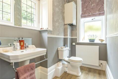 Cloakroom / Wc