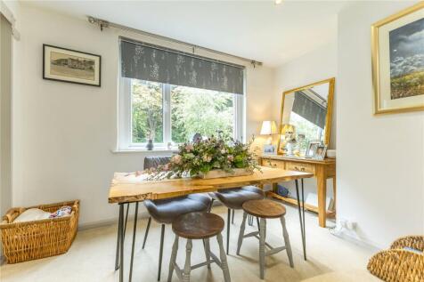 Lounge / Dining