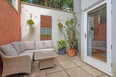 Private Courtyard