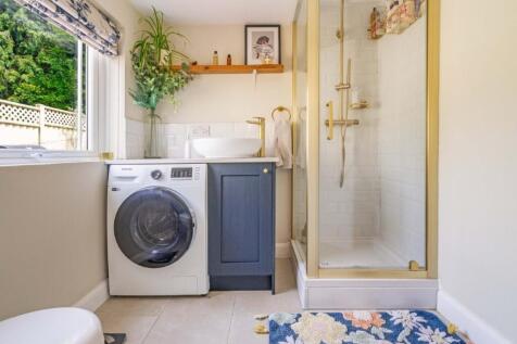 Utility/bathroom