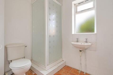 D/stairs Bathroom