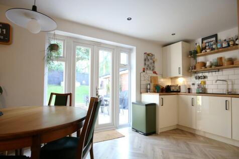 Kitchen/dining