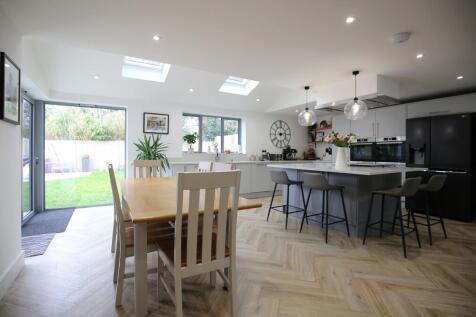 Kitchen/dining