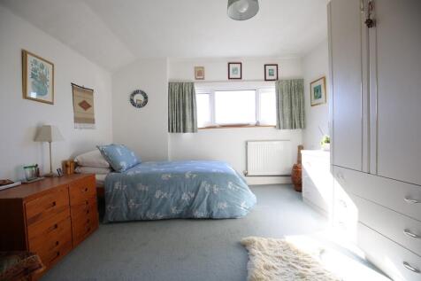 2nd floor bedroom 
