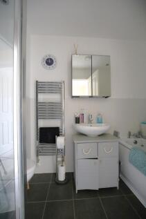 Bathroom/shower