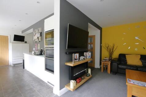 Living room/kitchen