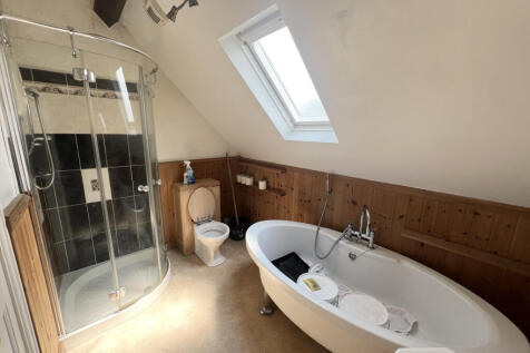 Flat 2 - Ensuite