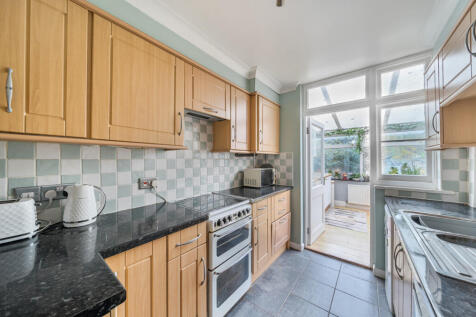 1375425-7-690a2c6...