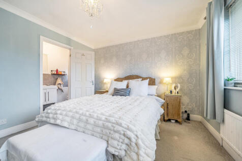 1370151-8-68f66b5...